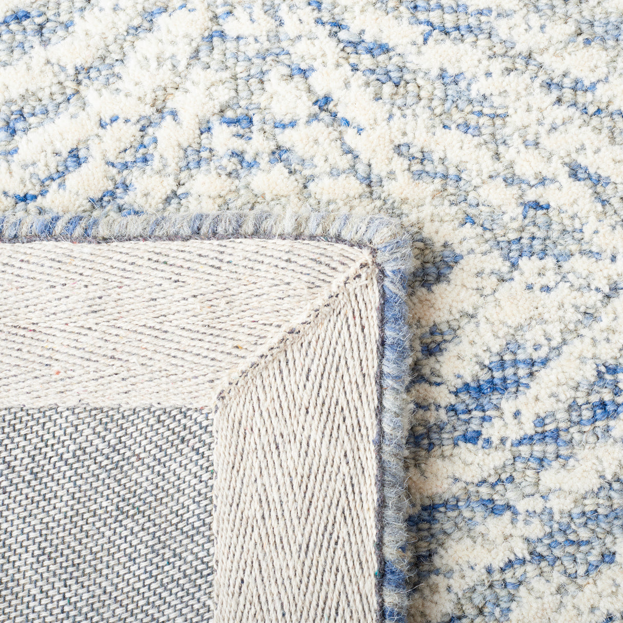 Safavieh Metro Met904M Blue/Ivory Rug.