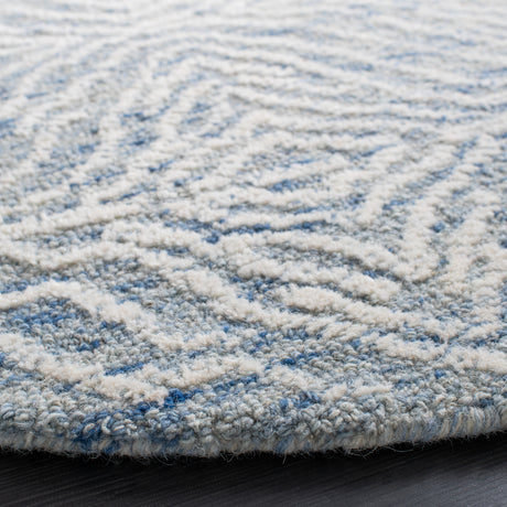 Safavieh Metro Met904M Blue/Ivory Rug.