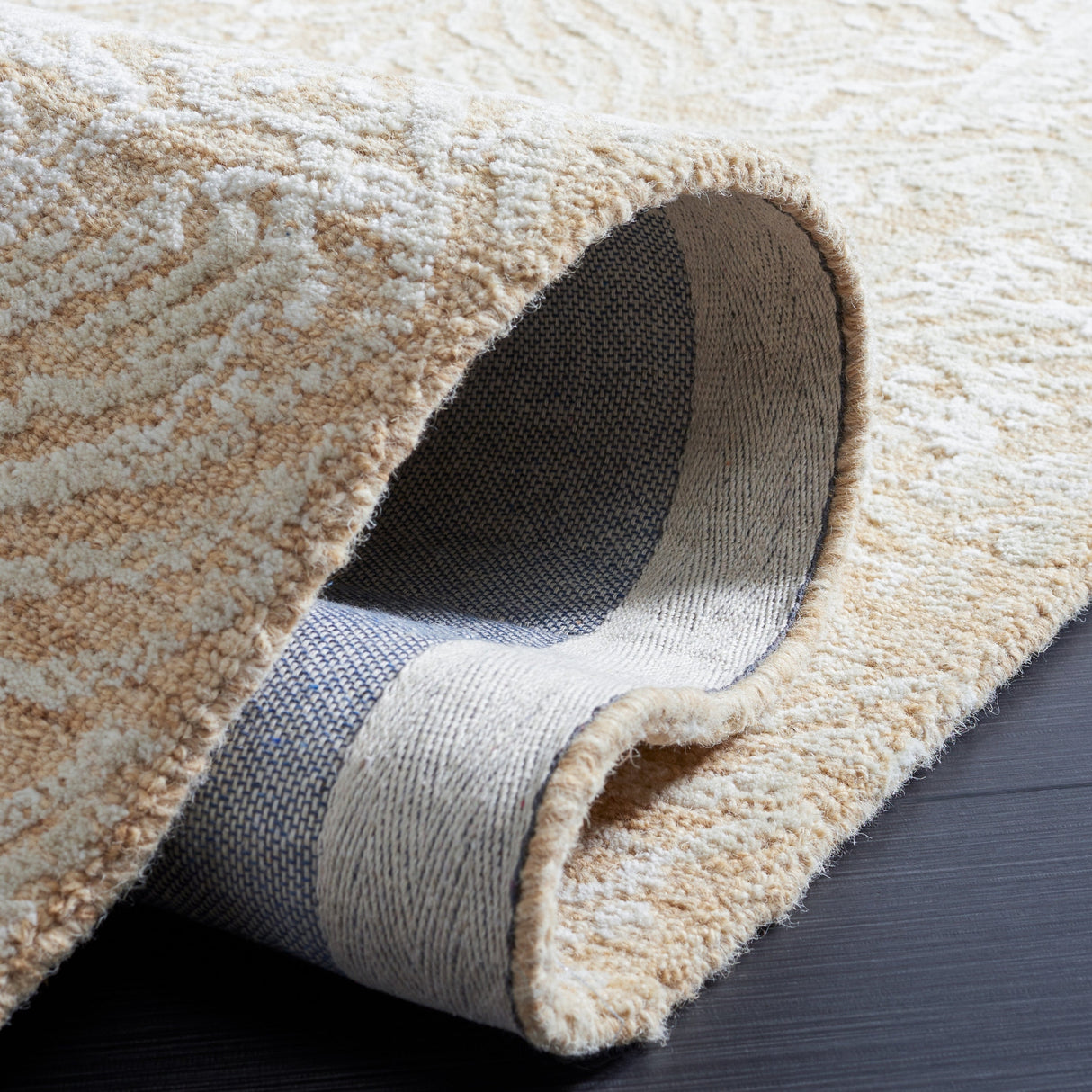 Safavieh Metro Met905D Gold/Ivory Rug.