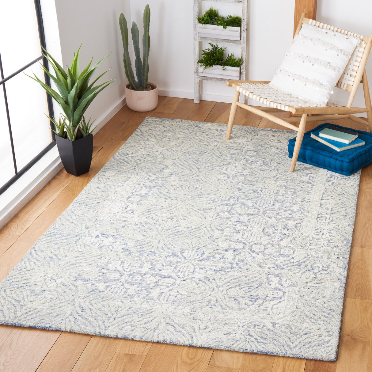 Safavieh Metro Met905M Blue/Ivory Rug.