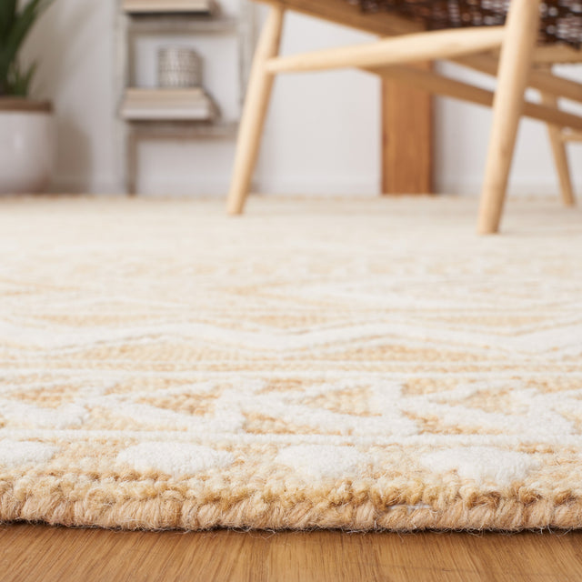 Safavieh Metro Met906D Gold/Ivory Rug.