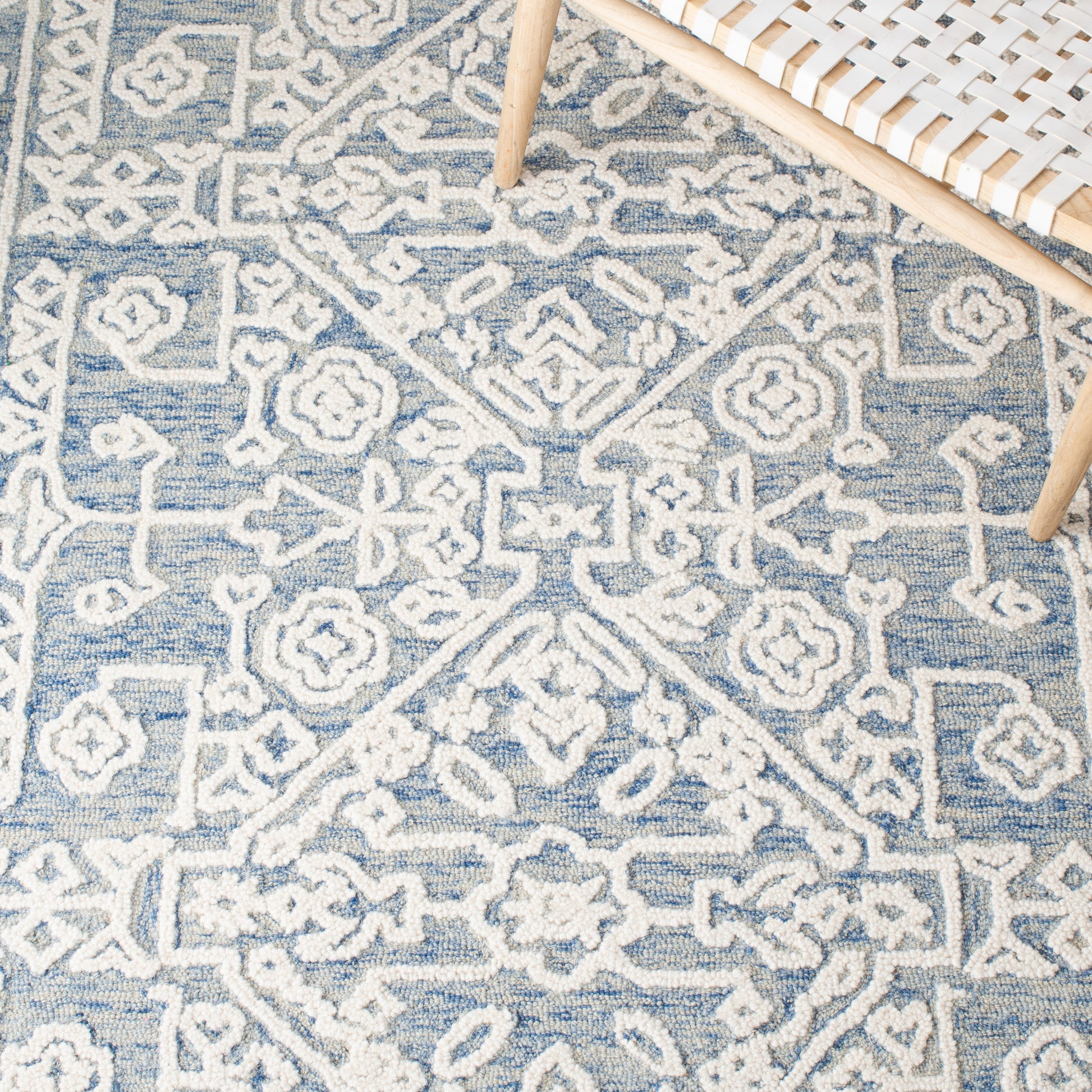 Safavieh Metro Met907M Blue/Ivory Area Rug