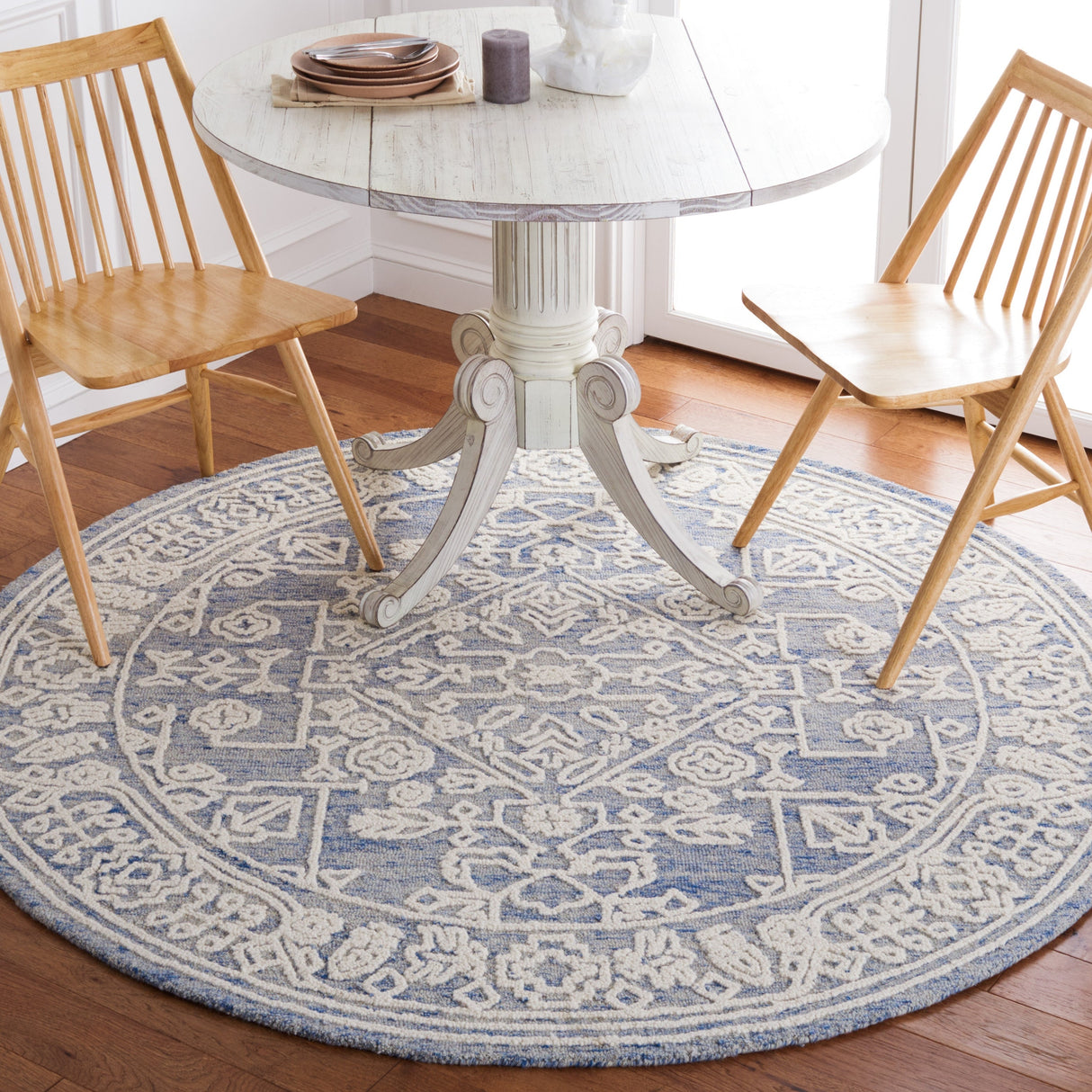 Safavieh Metro Met907M Blue/Ivory Rug.