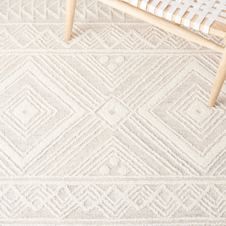 Safavieh Metro Met908G Grey/Ivory Rug.