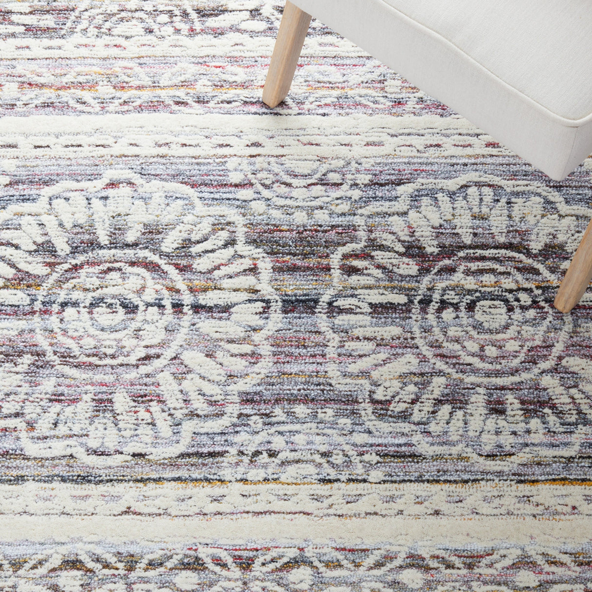 Safavieh Metro Met910Q Red/Ivory Rug.