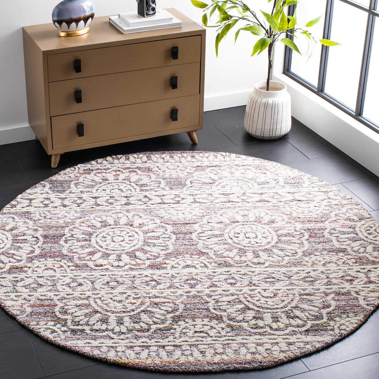 Safavieh Metro Met910Q Red/Ivory Rug.