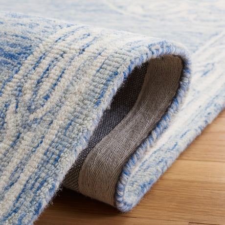 Safavieh Metro Met983M Blue/Ivory Rug.