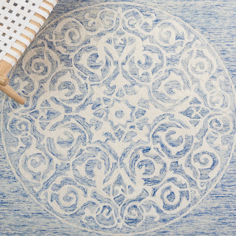 Safavieh Metro Met983M Blue/Ivory Rug.