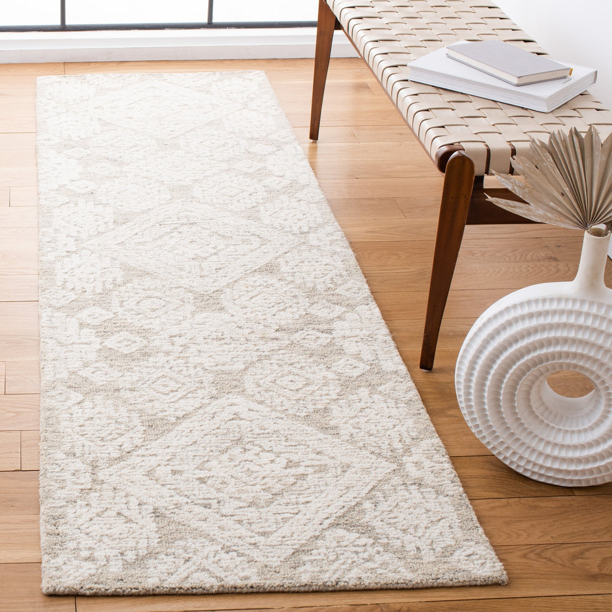 Safavieh Metro Met987T Light Brown/Ivory Rugs.