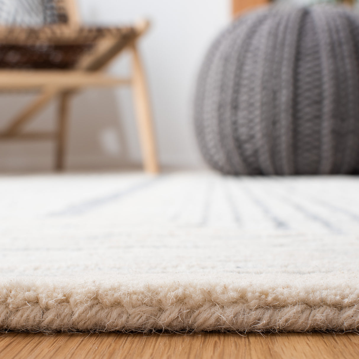 Safavieh Metro Met991H Dark Grey/Ivory Rugs.