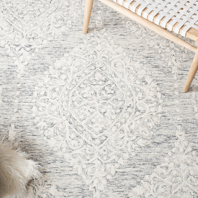 Safavieh Metro Met992F Grey/Ivory Rugs.