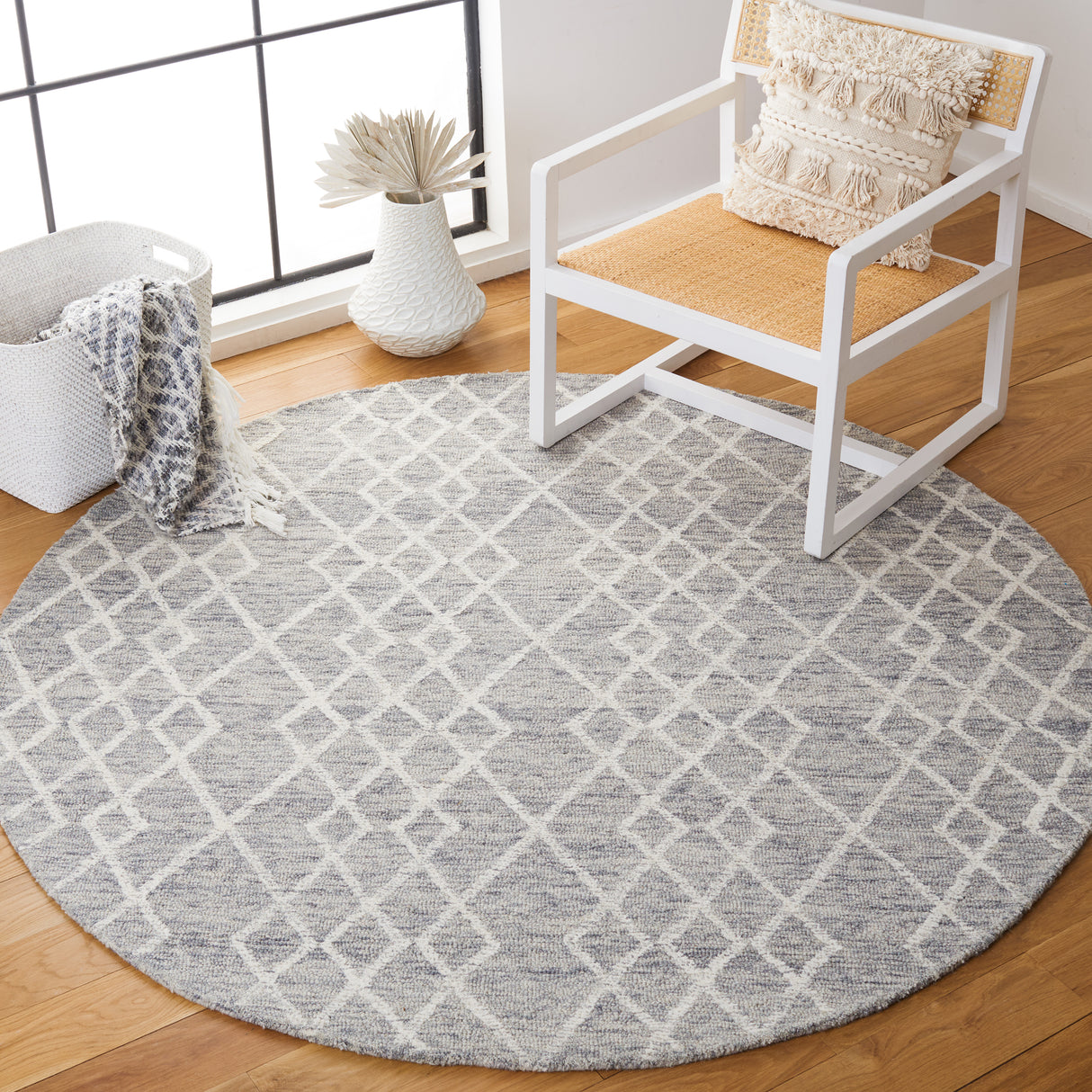 Safavieh Metro Met994F Grey/Ivory Rug.