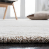 Safavieh Metro Met995A Natural/Ivory Rug.
