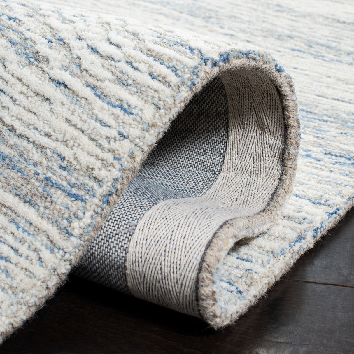 Safavieh Metro Met995L Light Blue/Ivory Rugs.