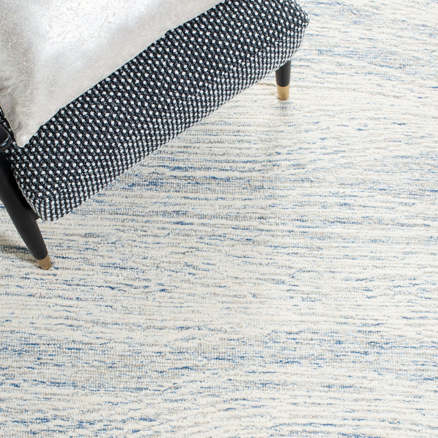 Safavieh Metro Met995L Light Blue/Ivory Rugs.