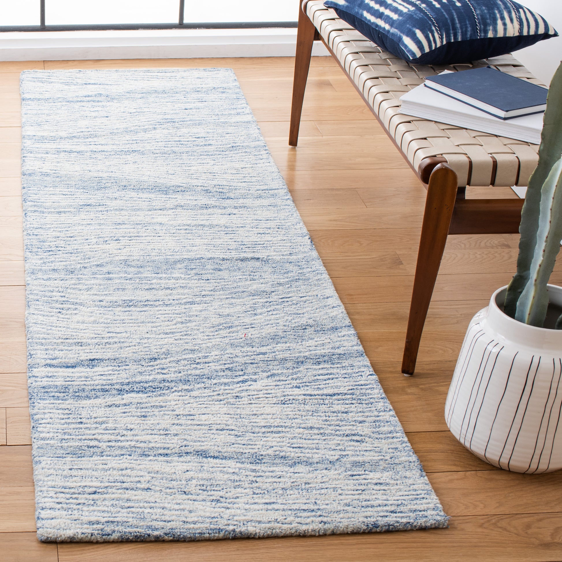 Safavieh Metro Met995M Blue/Ivory Area Rug