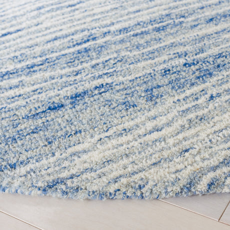 Safavieh Metro Met995M Blue/Ivory Rug.