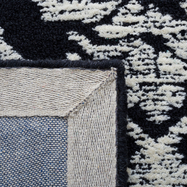 Safavieh Metro Met996Z Black/Ivory Rugs.
