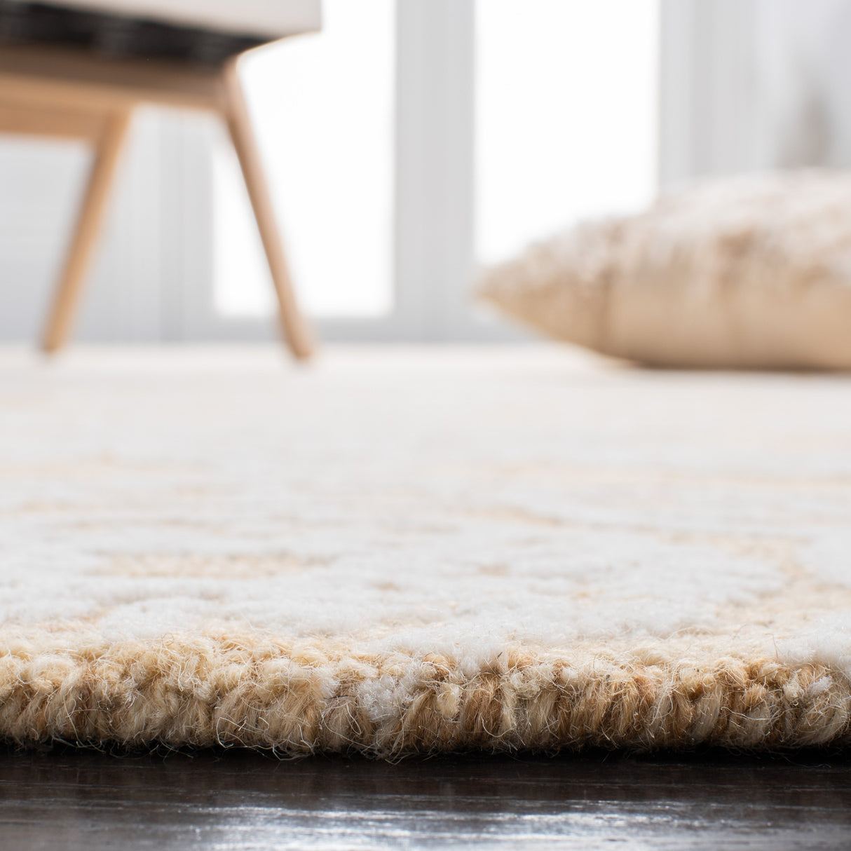 Safavieh Metro Met997D Gold/Ivory Rugs.