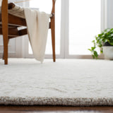 Safavieh Metro Met998A Natural/Ivory Rug.