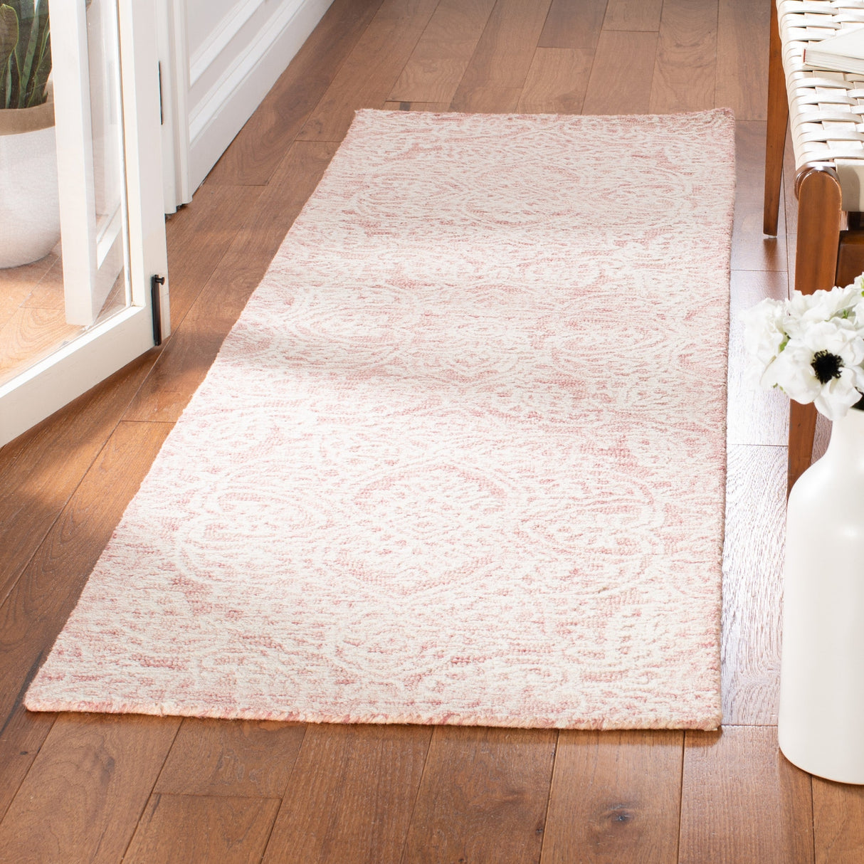 Safavieh Metro Met998U Pink/Ivory Rugs.
