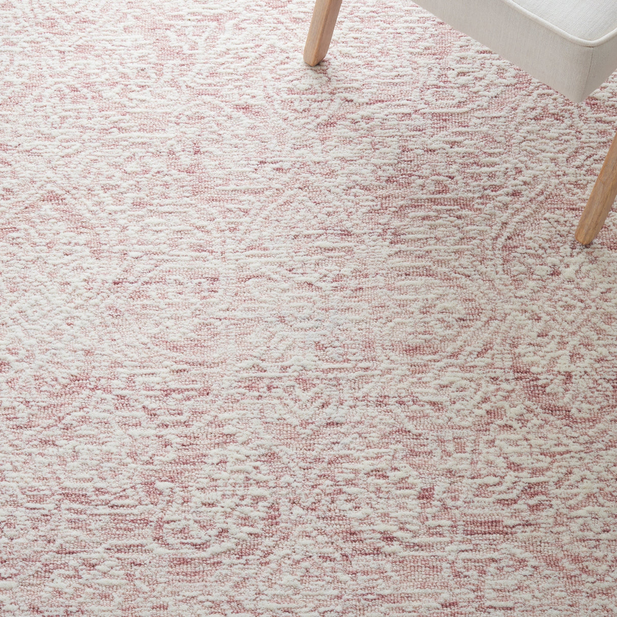 Safavieh Metro Met998U Pink/Ivory Rugs.