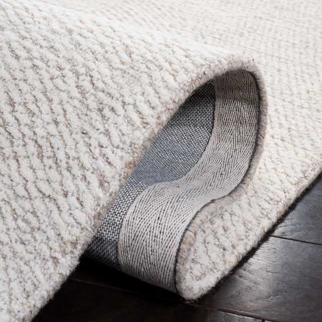 Safavieh Metro Met999A Natural/Ivory Rug.
