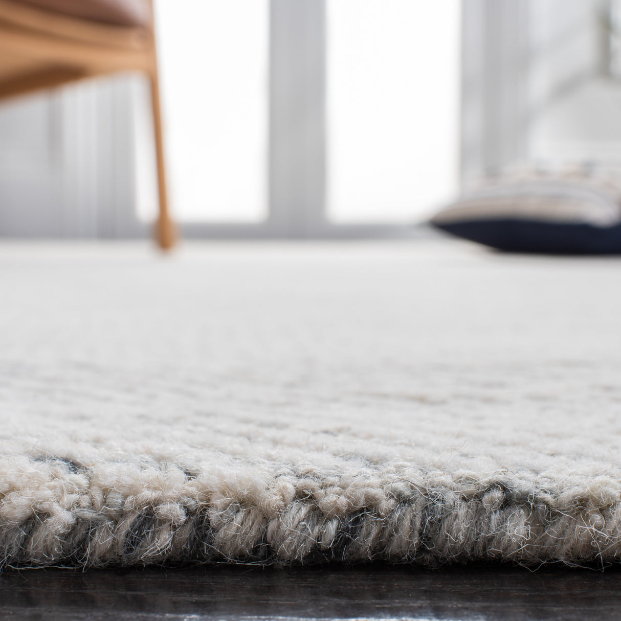 Safavieh Metro Met999H Dark Grey/Ivory Rugs.