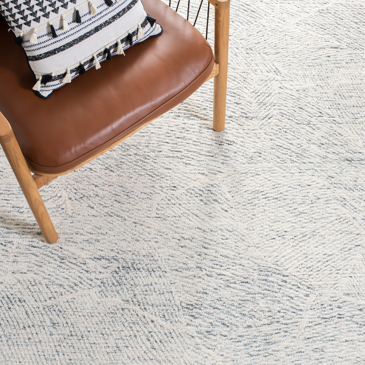 Safavieh Metro Met999H Dark Grey/Ivory Rugs.