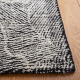 Safavieh Metro Met999Z Black/Ivory Rugs.