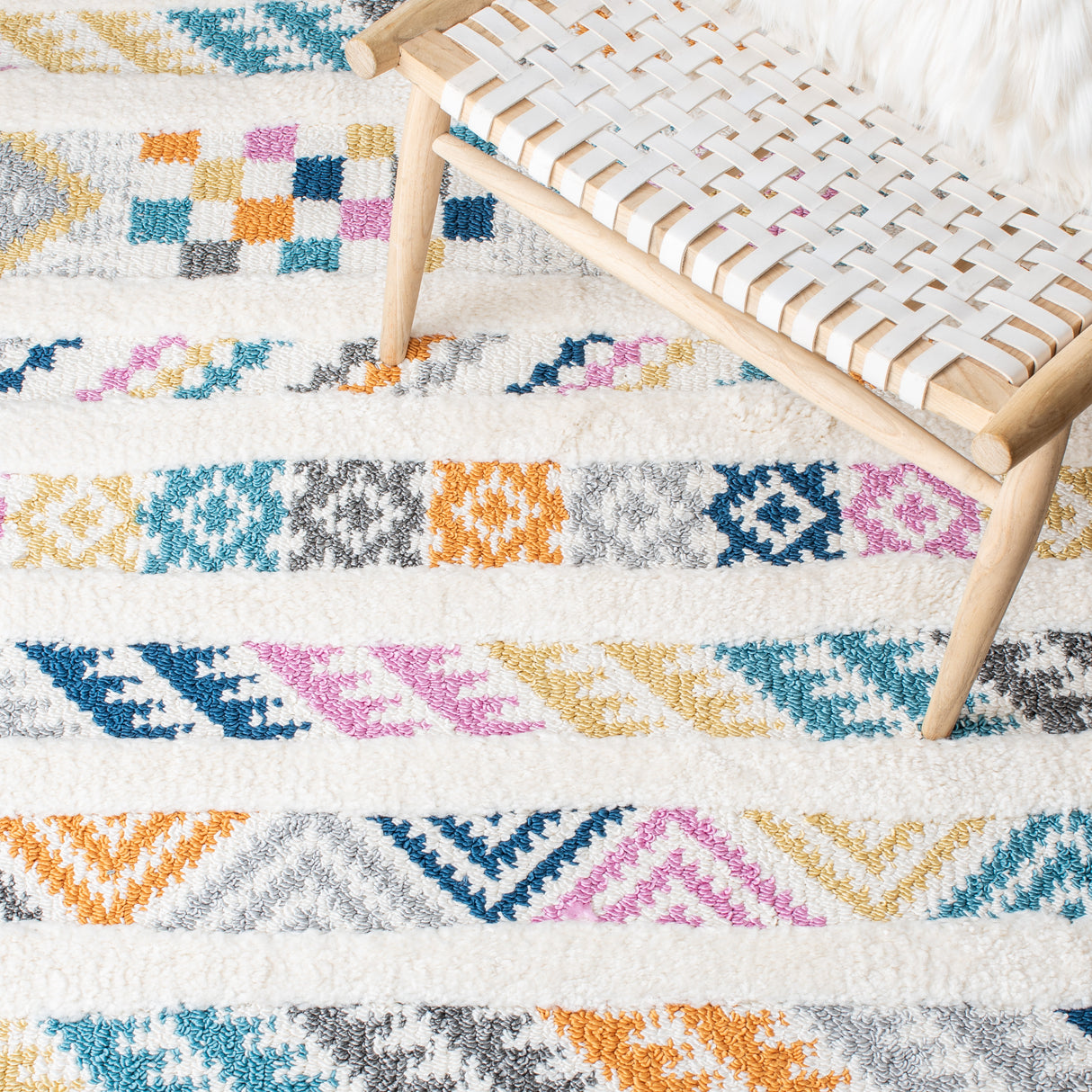 Safavieh Moroccan Fringe Shag Mfg110A Ivory/Blue Rugs.