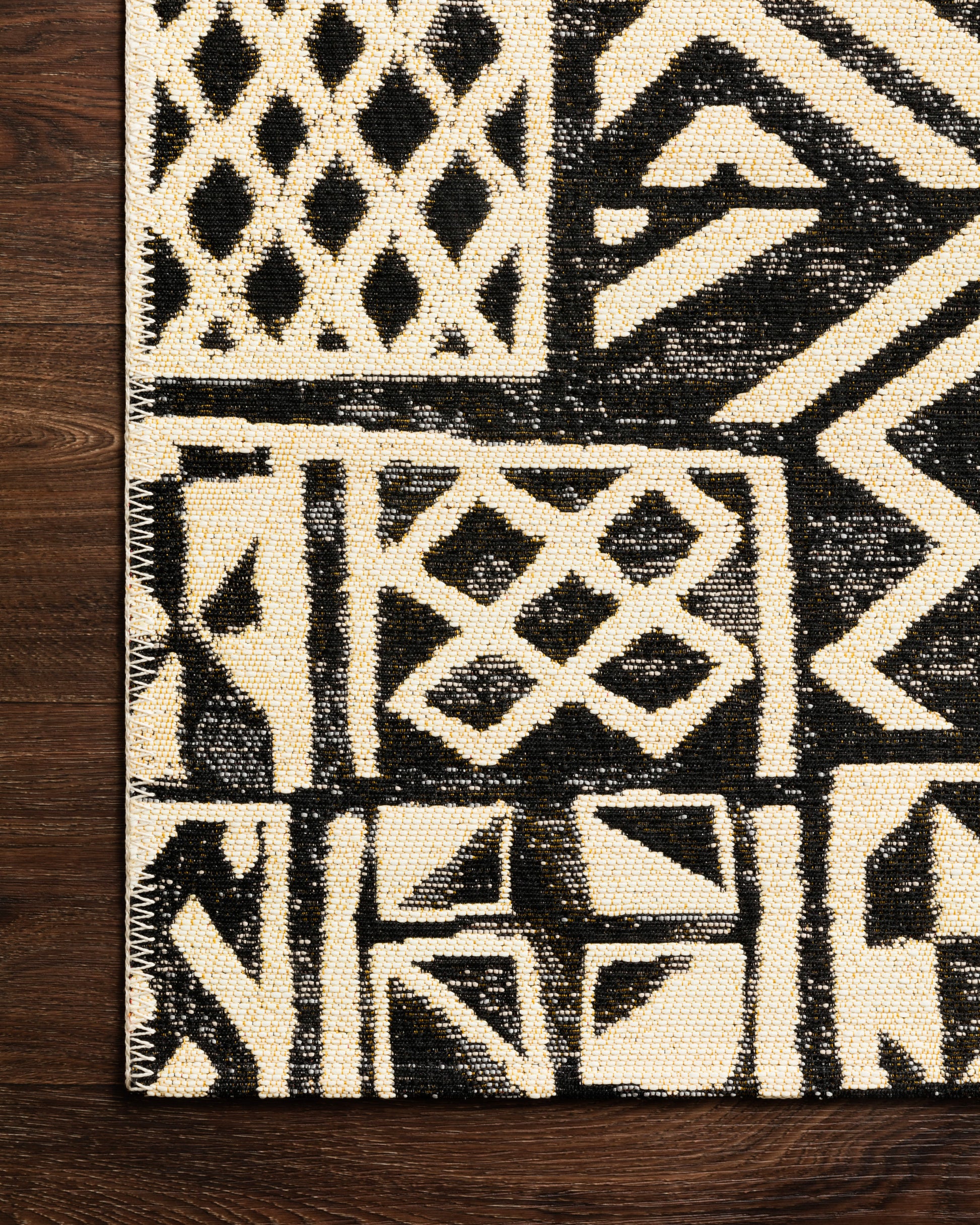 Loloi Mika Mik-13 Ivory/Black Area Rug