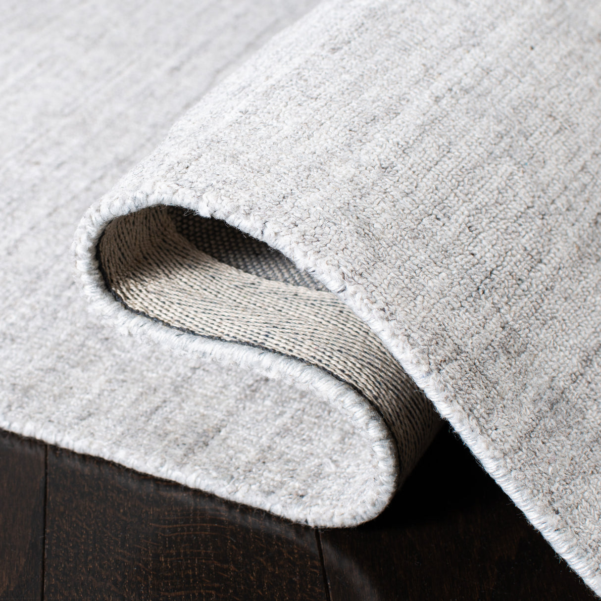 Safavieh Mirage Mir176G Light Grey Rugs.