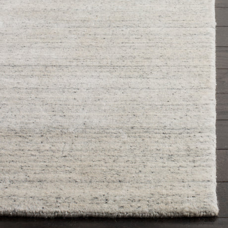 Safavieh Mirage Mir550E Silver Rug.