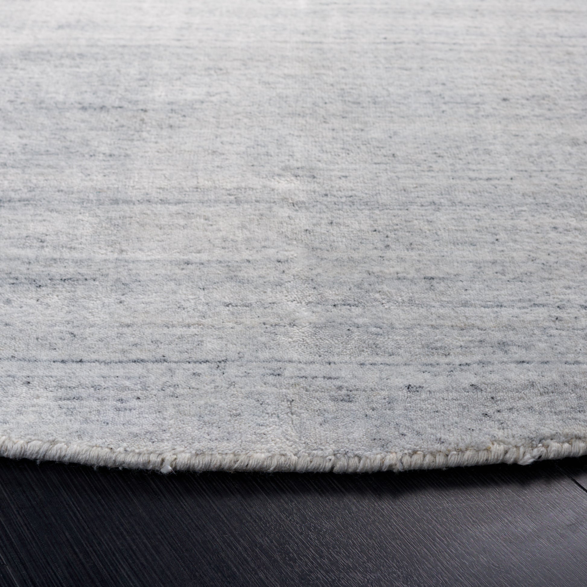 Safavieh Mirage Mir550E Silver Area Rug