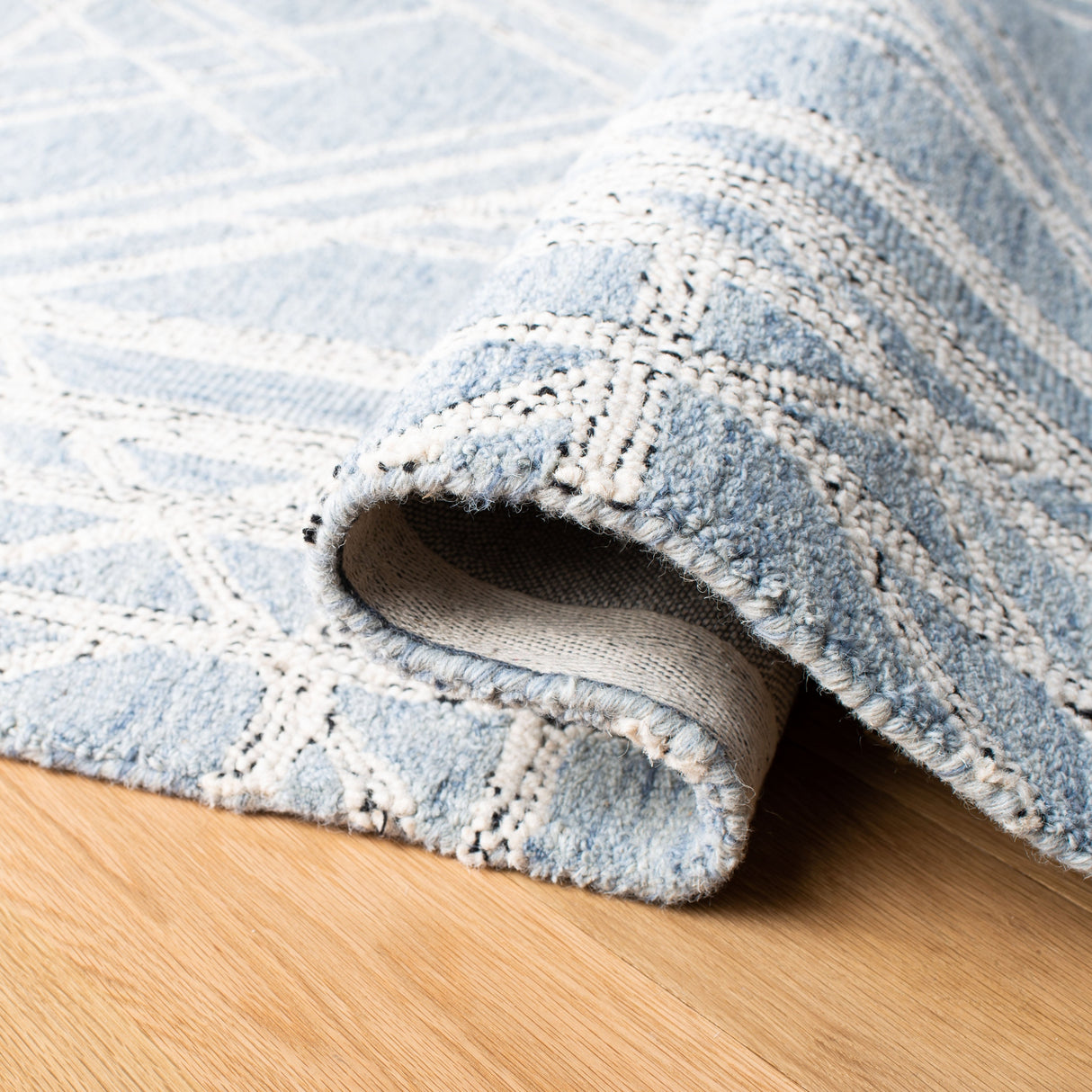 Safavieh Micro-Loop Mlp173M Light Blue/Ivory Rugs.