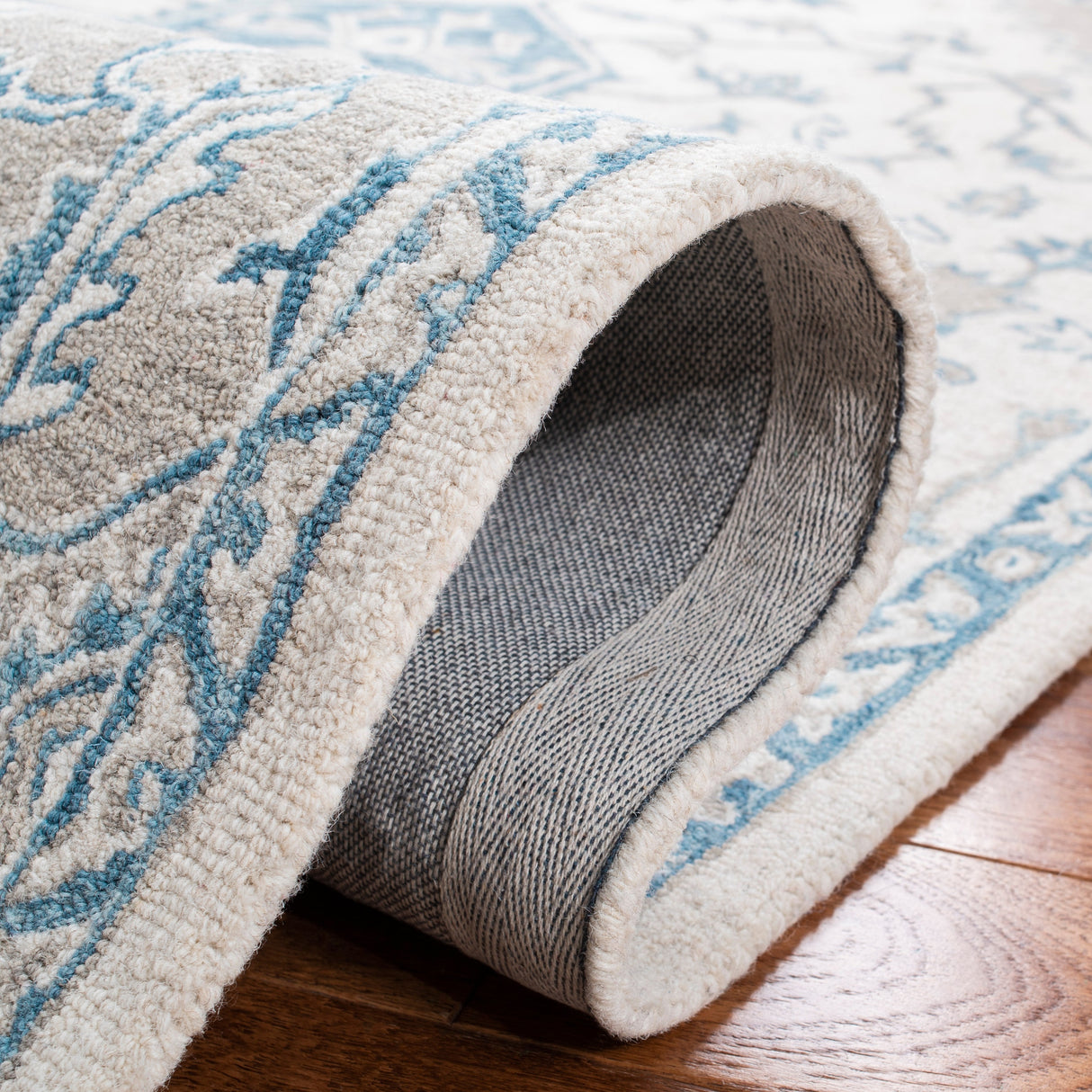 Safavieh Micro-Loop Mlp213M Ivory/Blue Rugs.