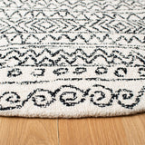 Safavieh Micro-Loop Mlp228A Ivory/Black Rugs.