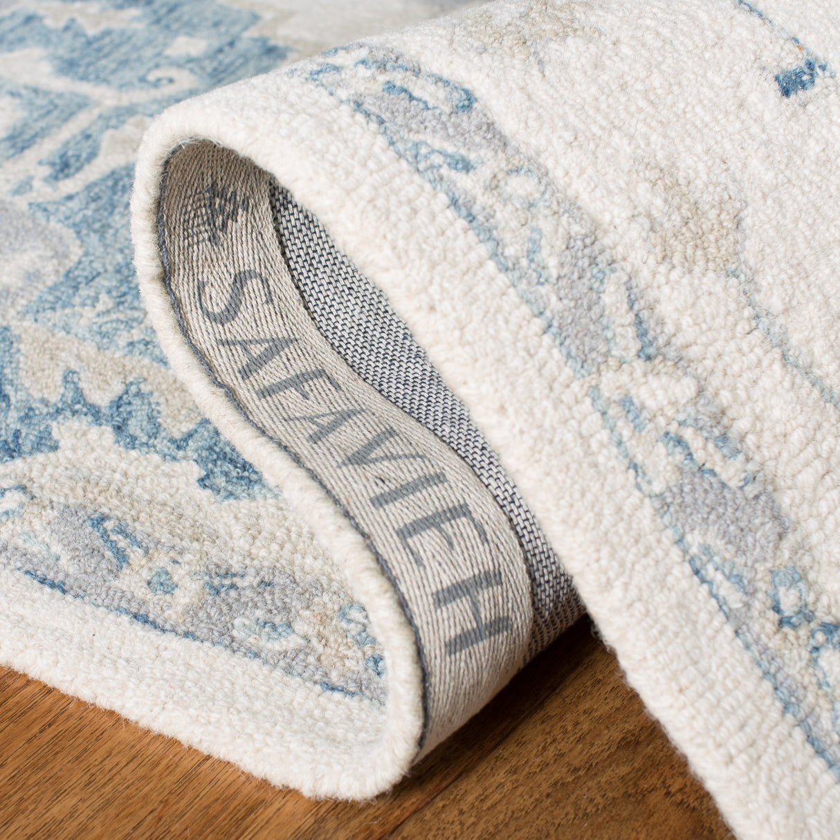 Safavieh Micro Loop Mlp503L Ivory/Navy Rug.