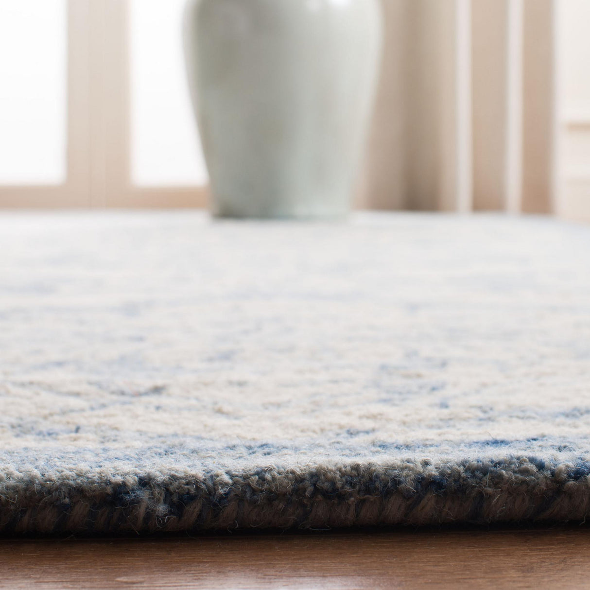 Safavieh Micro-Loop Mlp513M Blue Rugs.