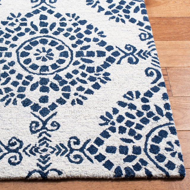 Safavieh Micro-Loop Mlp647A Ivory/Blue Rugs.