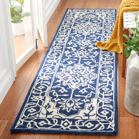 Safavieh Micro-Loop Mlp648N Navy/Ivory Rugs.