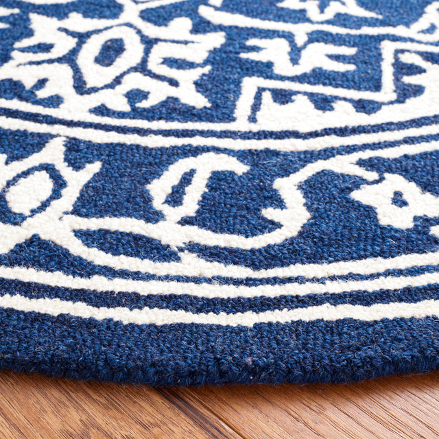 Safavieh Micro-Loop Mlp648N Navy/Ivory Rugs.