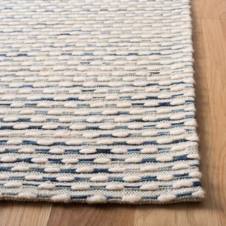 Safavieh Marbella Mrb158N White/Navy Rugs.