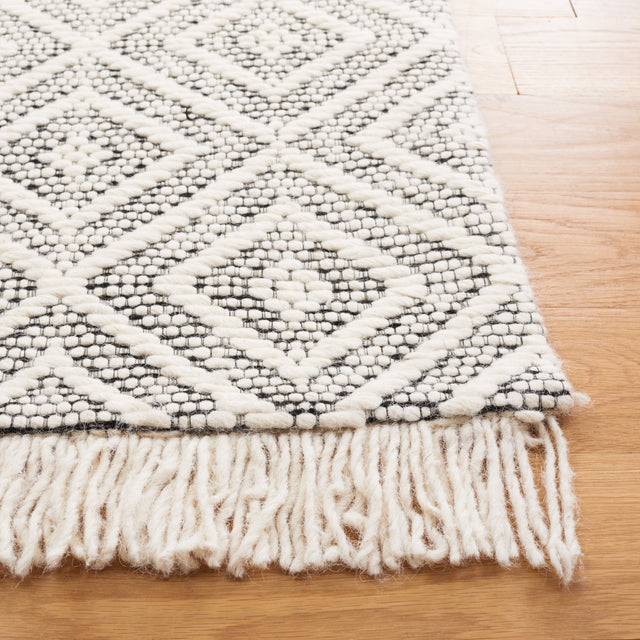 Safavieh Marbella Mrb206Z Ivory/Black Rug.