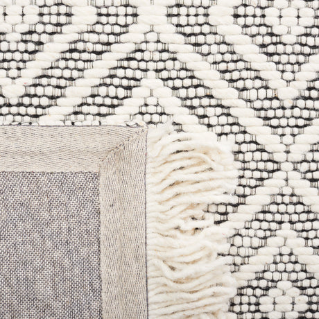Safavieh Marbella Mrb206Z Ivory/Black Rug.
