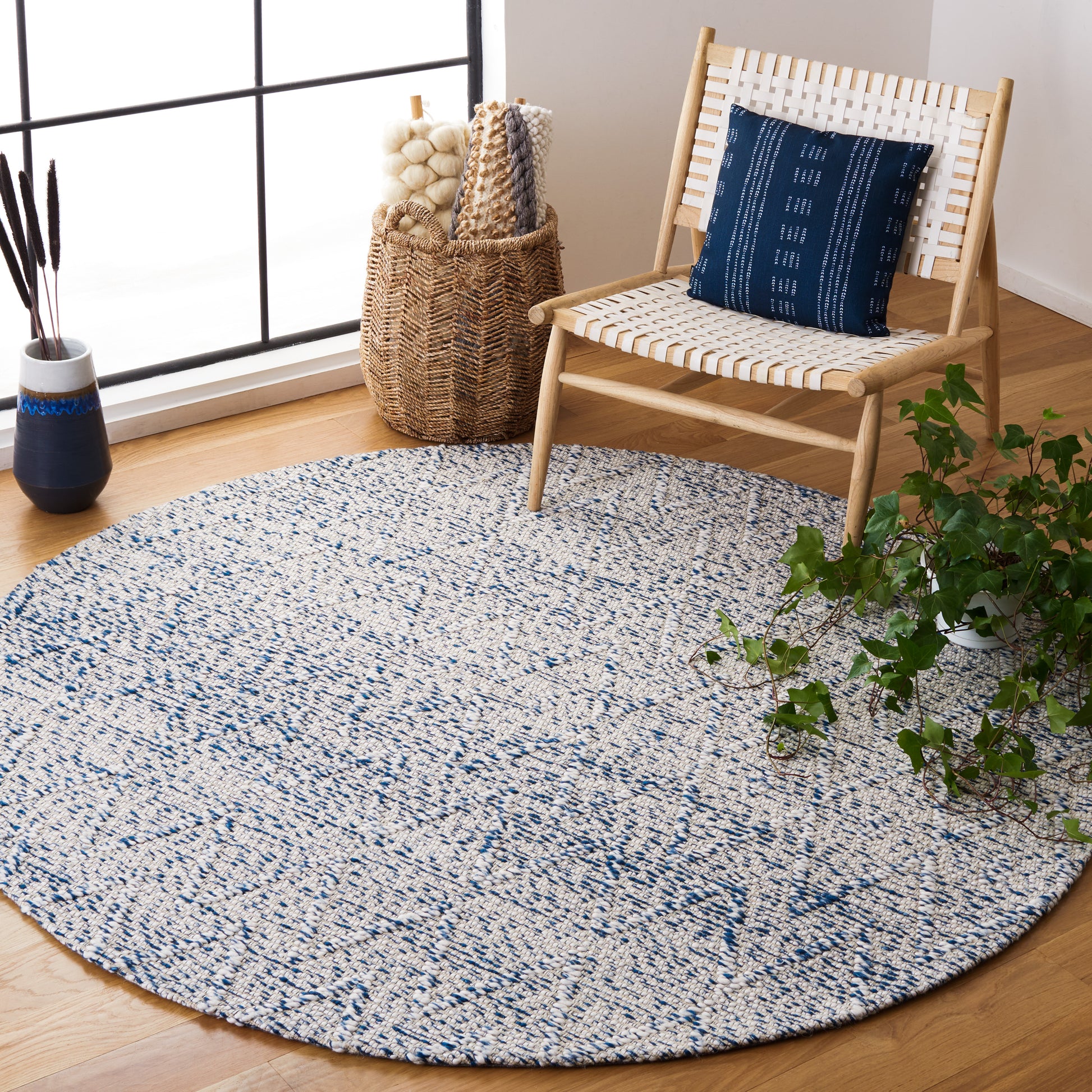 Safavieh Marbella Mrb302M Blue/Ivory Area Rug