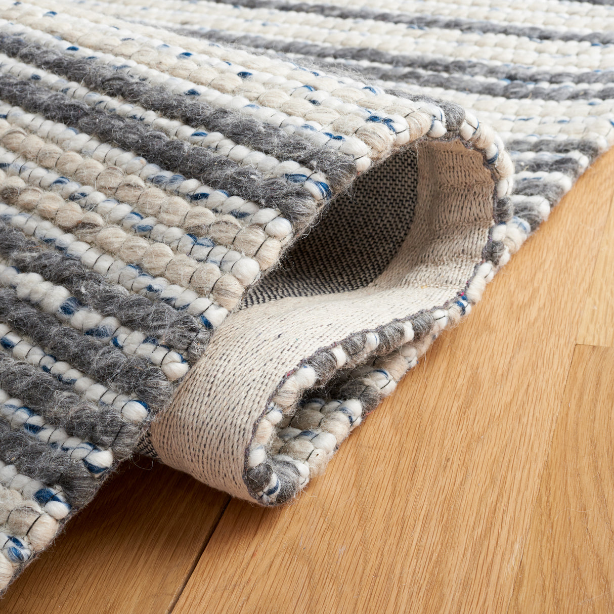 Safavieh Marbella Mrb305A Ivory/Grey Rug.