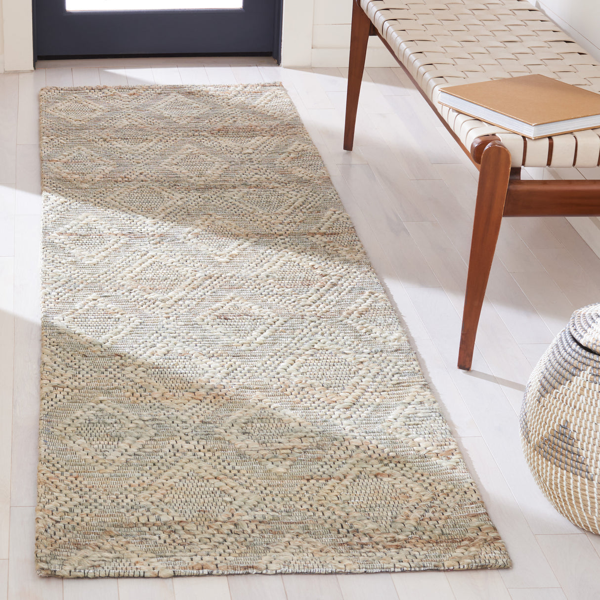 Safavieh Marbella Mrb307F Grey/Sage Rug.