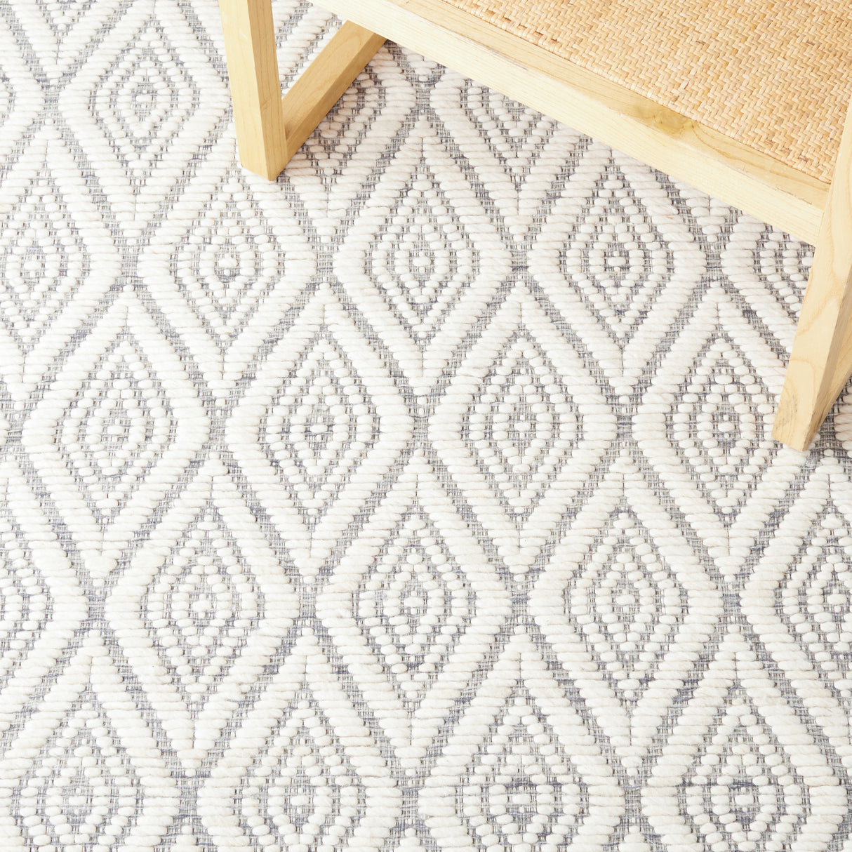 Safavieh Marbella Mrb308F Grey/Ivory Rugs.